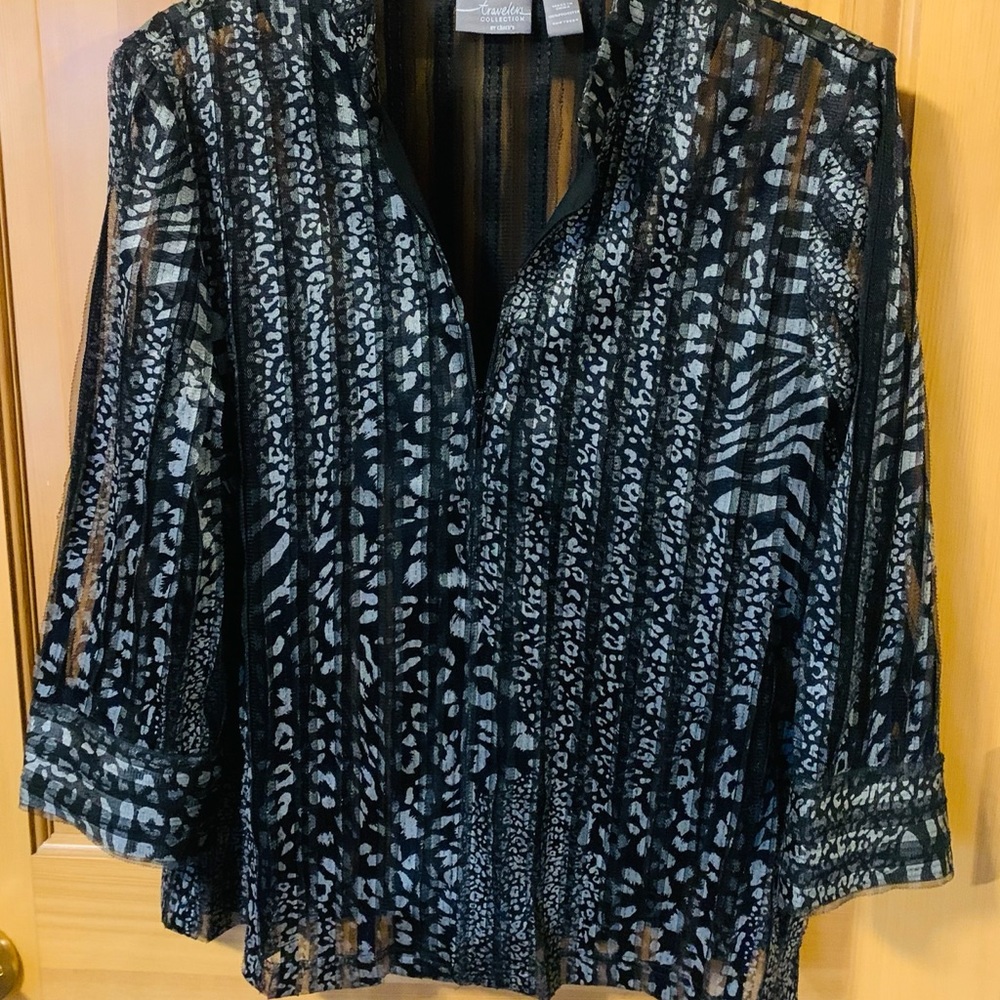 ❗️💲SALE💲❗️Chico’s topper from Traveler’s Collection very versatile - Picture 3 of 5